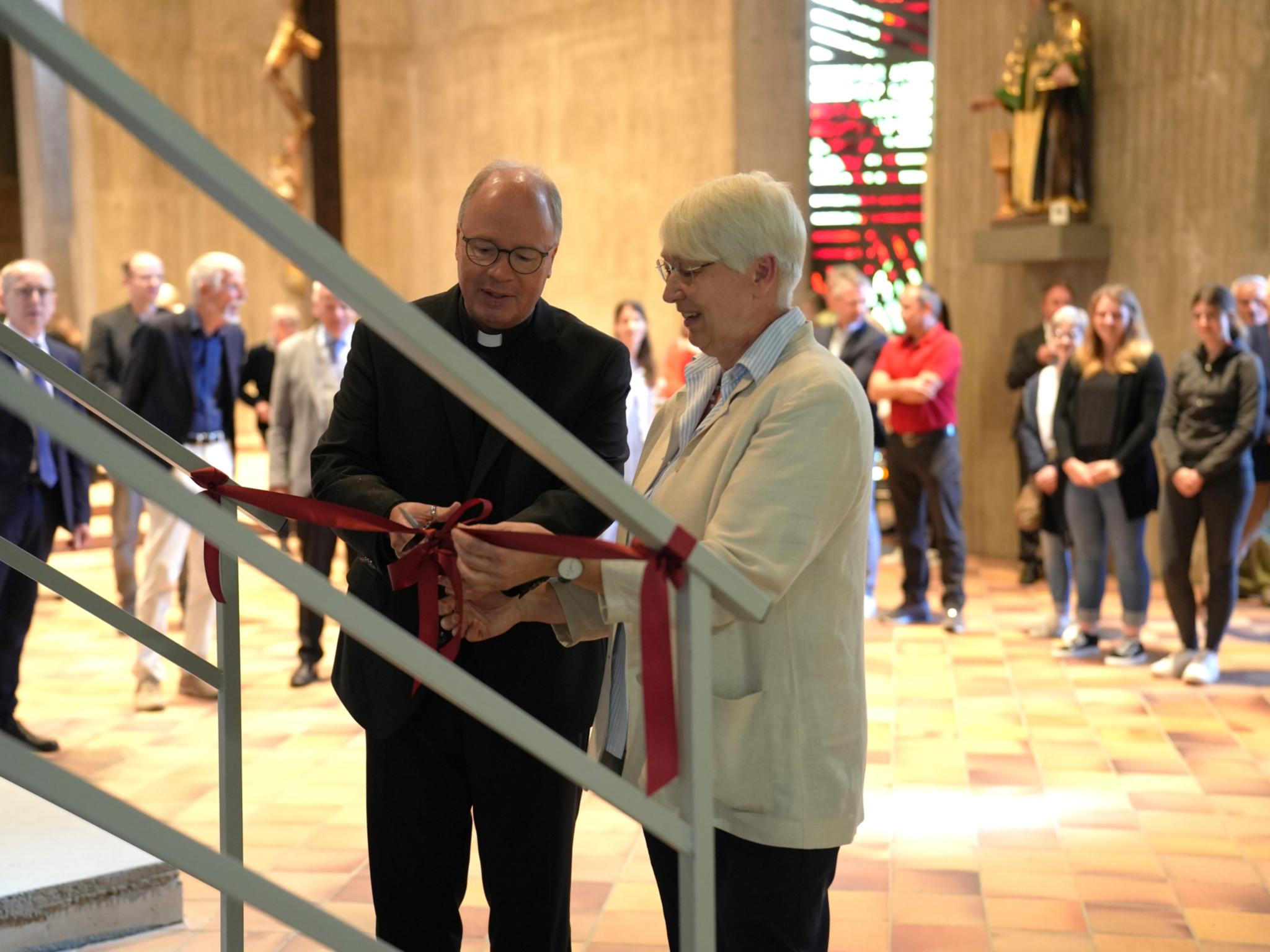 Bischof Ackermann und Monica Sinderhauf eröffnen das Depot